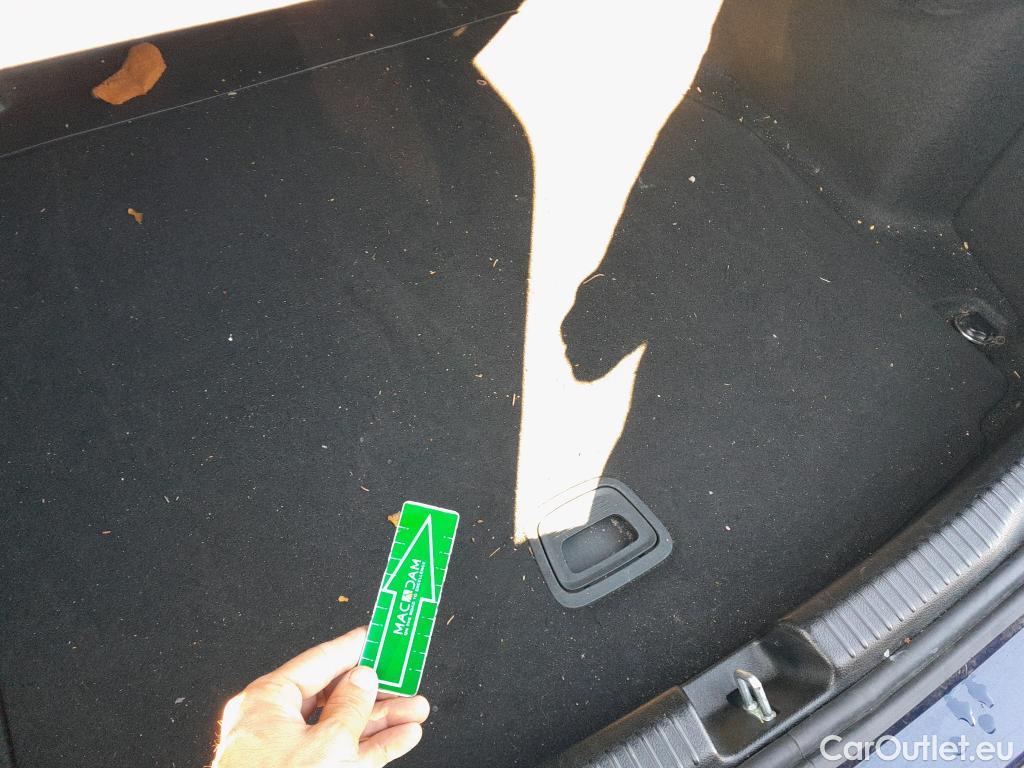  Mercedes  C-Klasse MERCEDES-BENZ Clase C / 2021 / 4P / sedán C 220 d #25