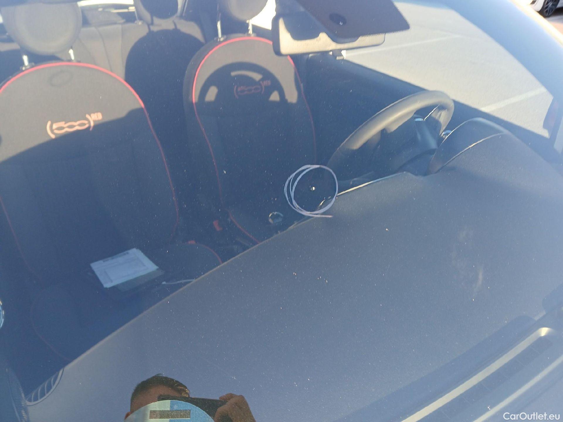  Fiat  500 FIAT  / 2015 / 3P / berlina con portón Red 1.0 Hybrid 51KW (70 CV)(SP)(SL) (AC4) #4