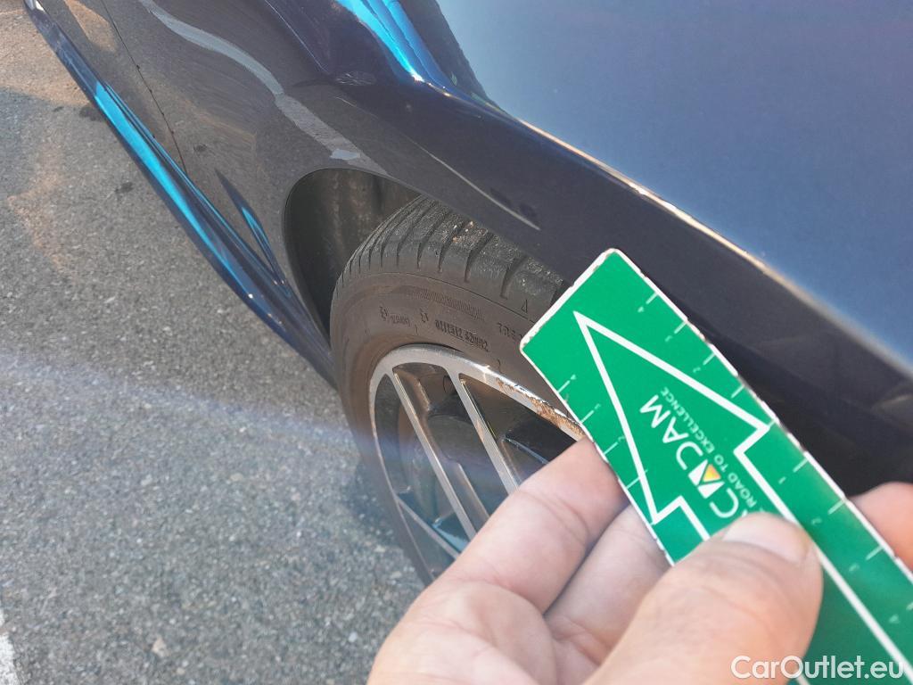  Mercedes  C-Klasse MERCEDES-BENZ Clase C / 2021 / 4P / sedán C 220 d #28