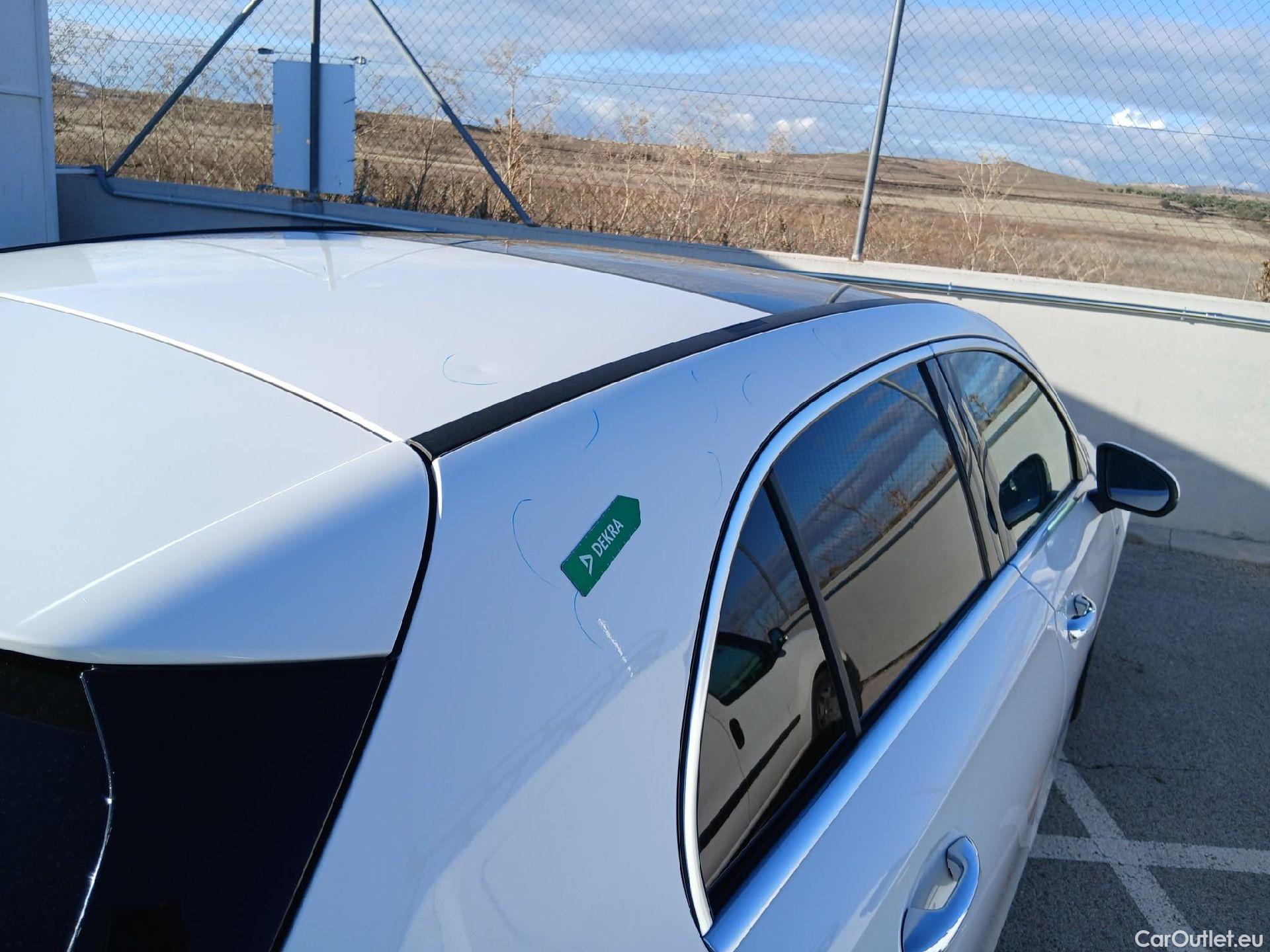  Mercedes  A-Klasse MERCEDES-BENZ Clase A / 2018 / 5P / berlina con portón A 250 e #26