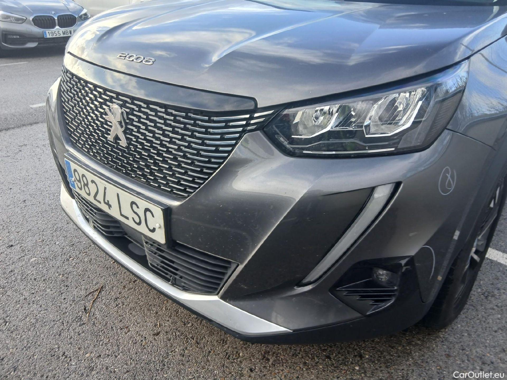  Peugeot  2008 PEUGEOT  / 2019 / 5P / todoterreno Allure Pack BlueHDI 81kW (110CV) (AC) #4