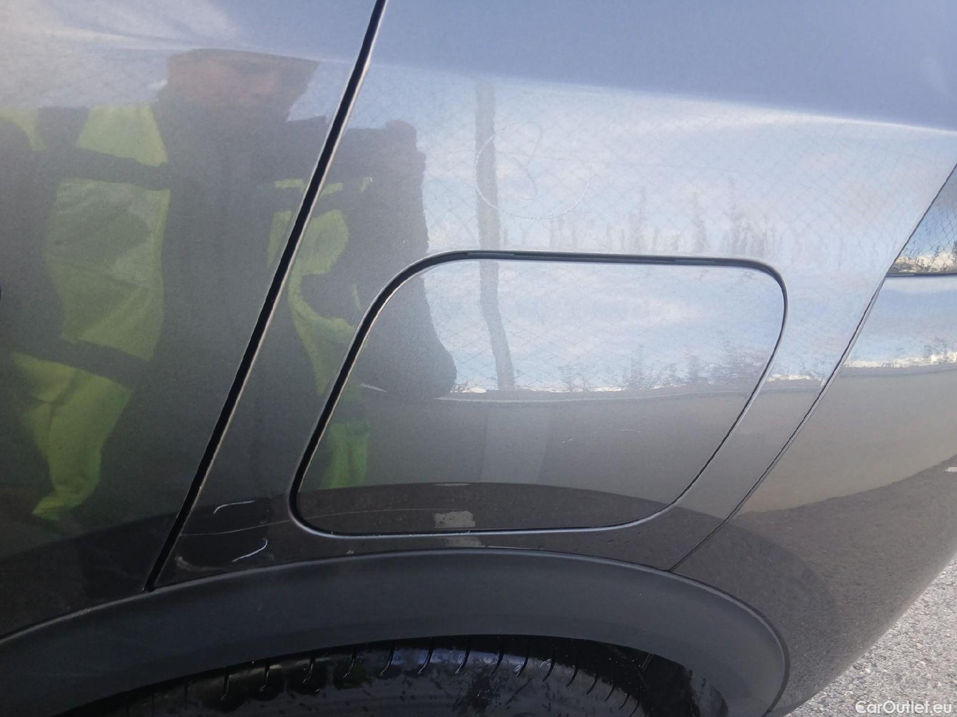  Peugeot  2008 PEUGEOT  / 2019 / 5P / todoterreno Allure Pack BlueHDI 81kW (110CV) (AC) #17