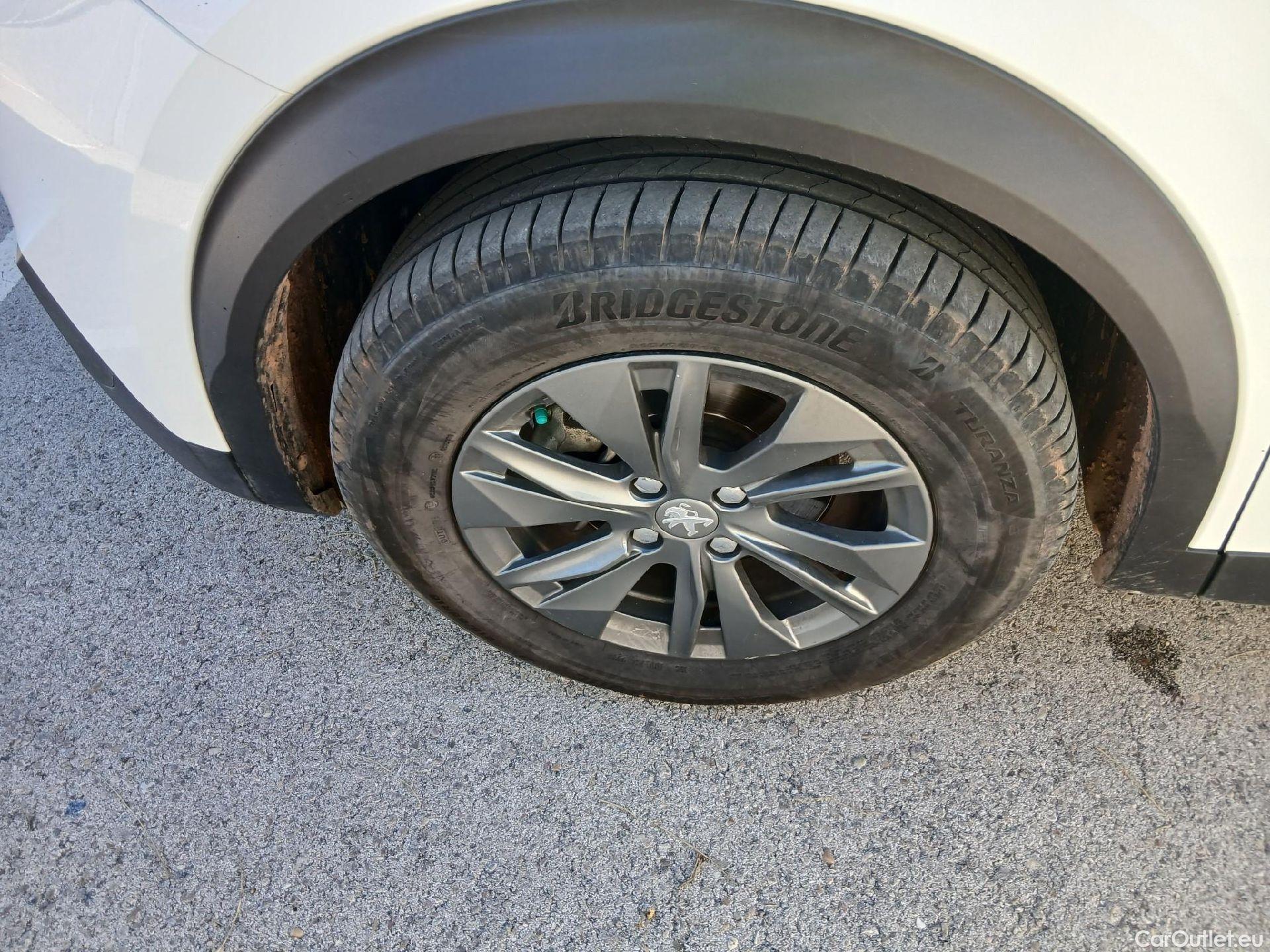  Peugeot  2008 PEUGEOT  / 2019 / 5P / todoterreno Active Pack BlueHDI 81kW (110CV) #5