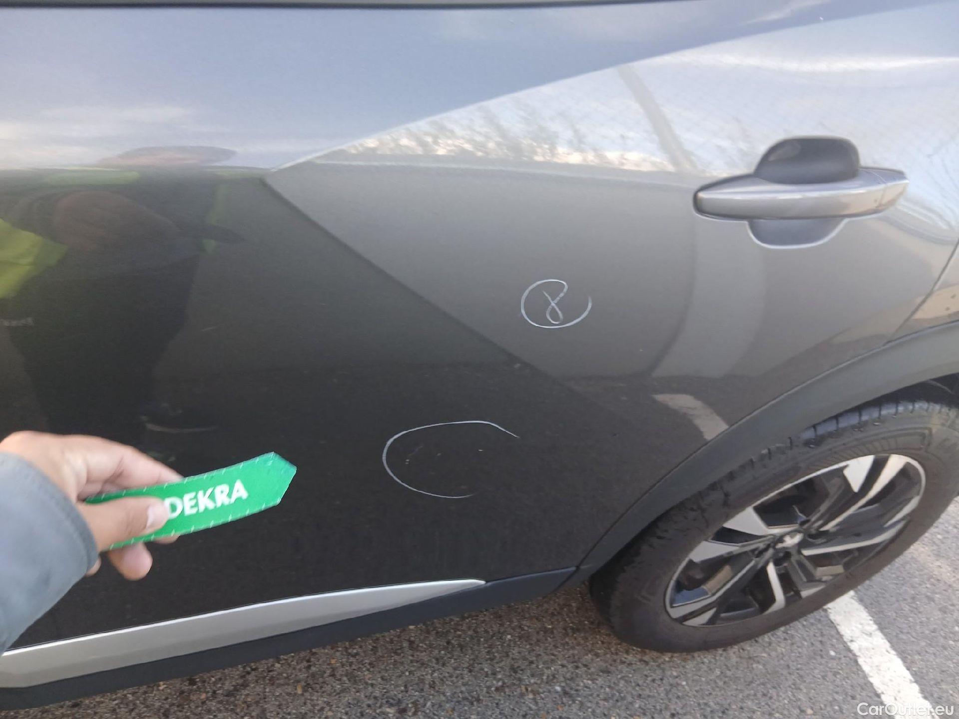  Peugeot  2008 PEUGEOT  / 2019 / 5P / todoterreno Allure Pack BlueHDI 81kW (110CV) (AC) #16