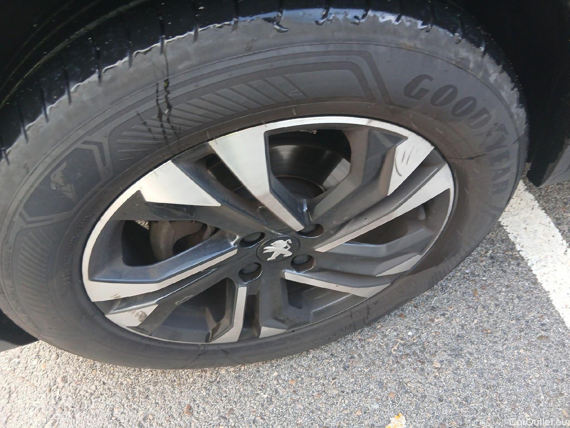  Peugeot  2008 PEUGEOT  / 2019 / 5P / todoterreno Allure Pack BlueHDI 81kW (110CV) (AC) #11