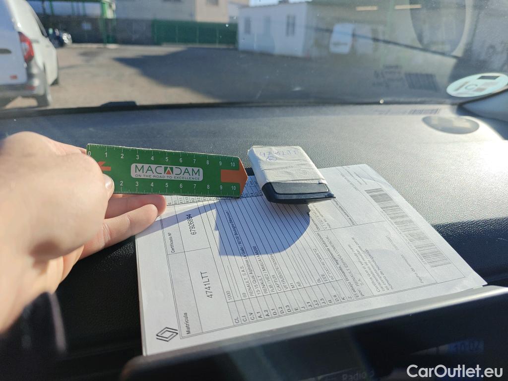  Renault  Captur RENAULT  / 2019 / 5P / todoterreno Intens TCe 90 (AC) #4