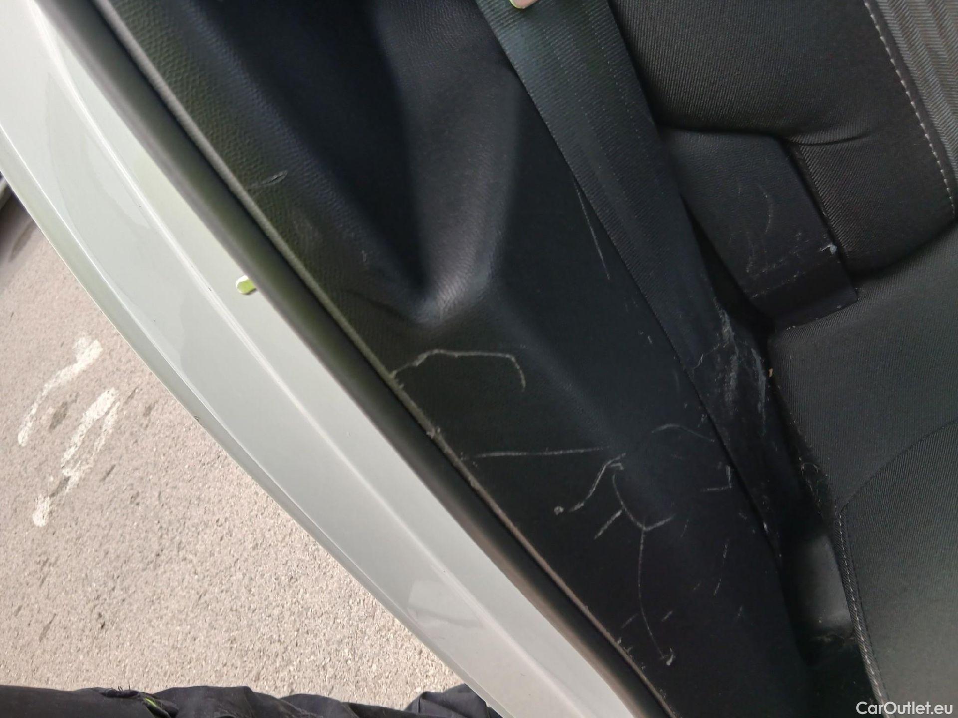  Opel  Corsa OPEL  / 2019 / 5P / berlina con portón 1.2T XHL 74kW (100CV) Edition (AC) #26