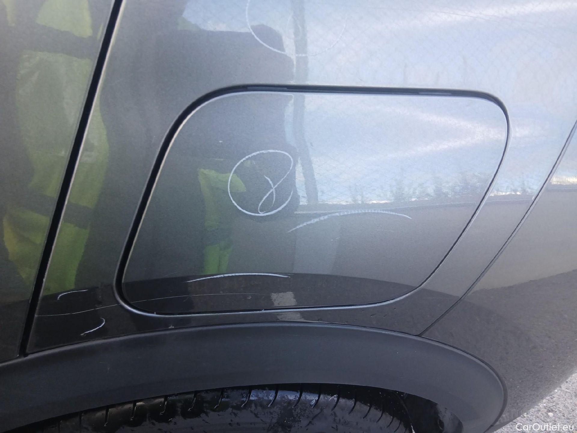  Peugeot  2008 PEUGEOT  / 2019 / 5P / todoterreno Allure Pack BlueHDI 81kW (110CV) (AC) #20