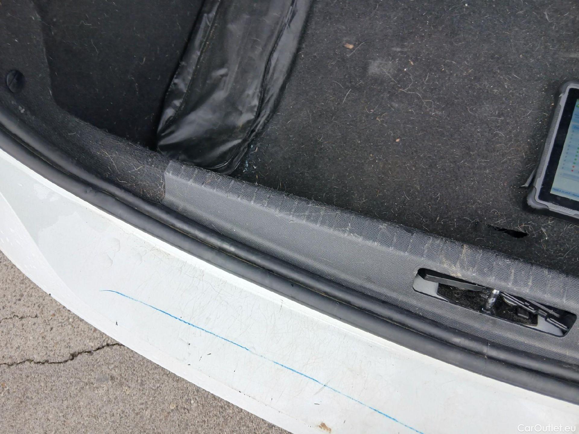  Opel  Corsa OPEL  / 2019 / 5P / berlina con portón 1.2T XHL 74kW (100CV) Edition (AC) #24