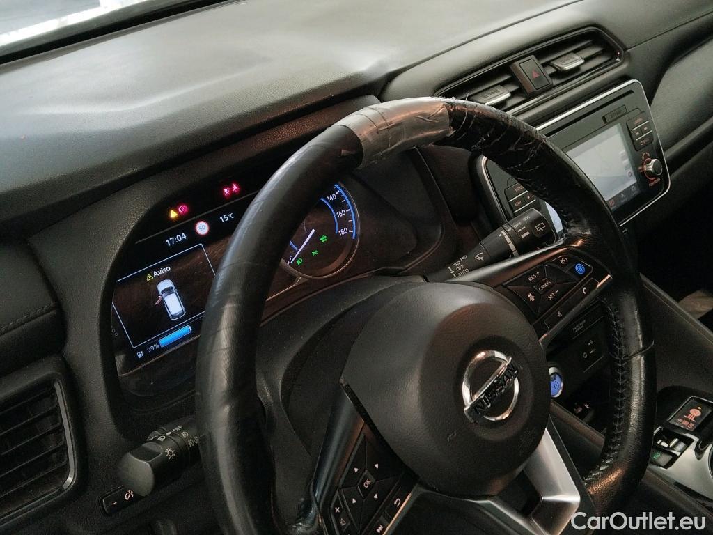  Nissan  Leaf NISSAN  / 2017 / 5P / berlina con portón 40kWh N-Connecta #45