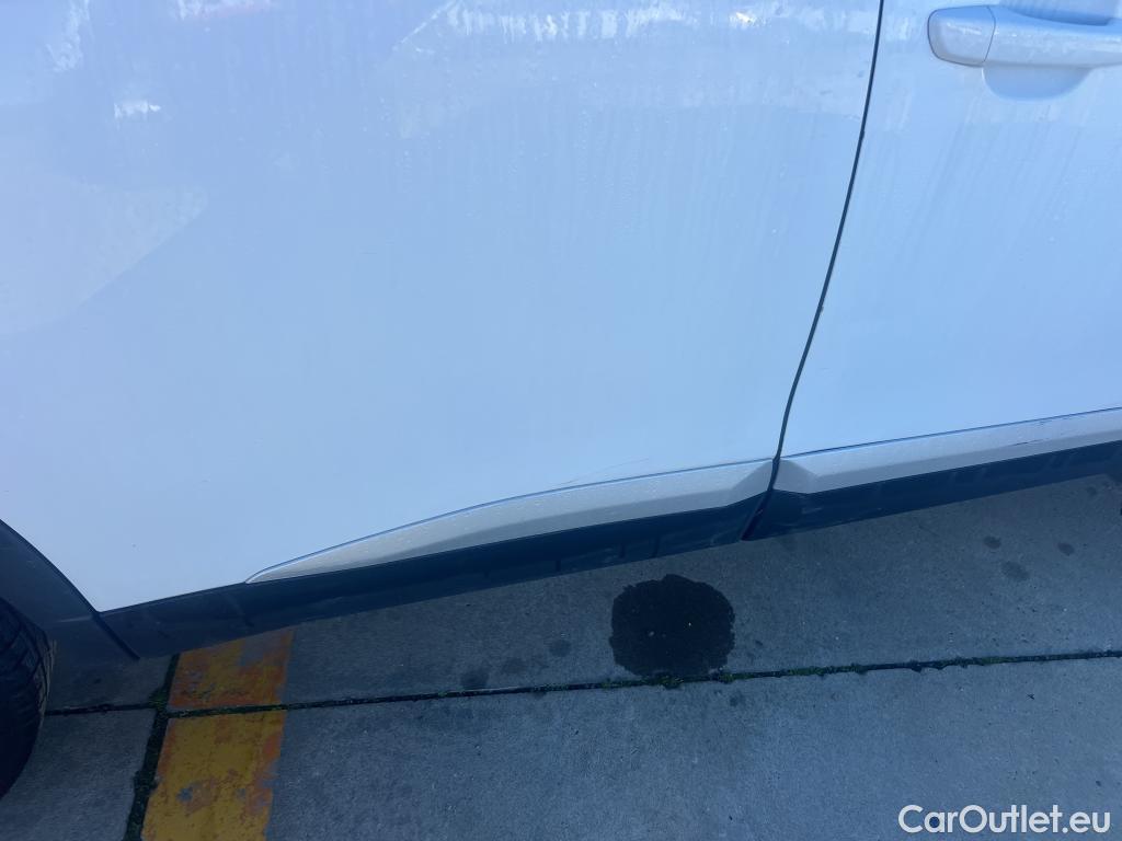  Peugeot  2008 PEUGEOT  / 2019 / 5P / todoterreno Allure Pack Puretech 130 S&S EAT8 (AC) #7