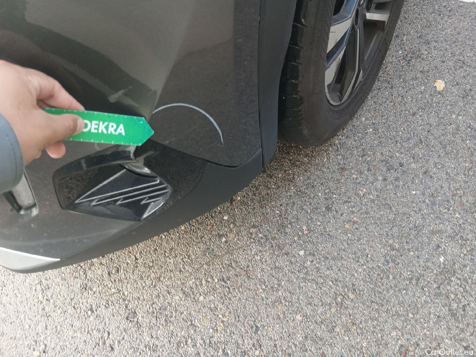  Peugeot  2008 PEUGEOT  / 2019 / 5P / todoterreno Allure Pack BlueHDI 81kW (110CV) (AC) #3