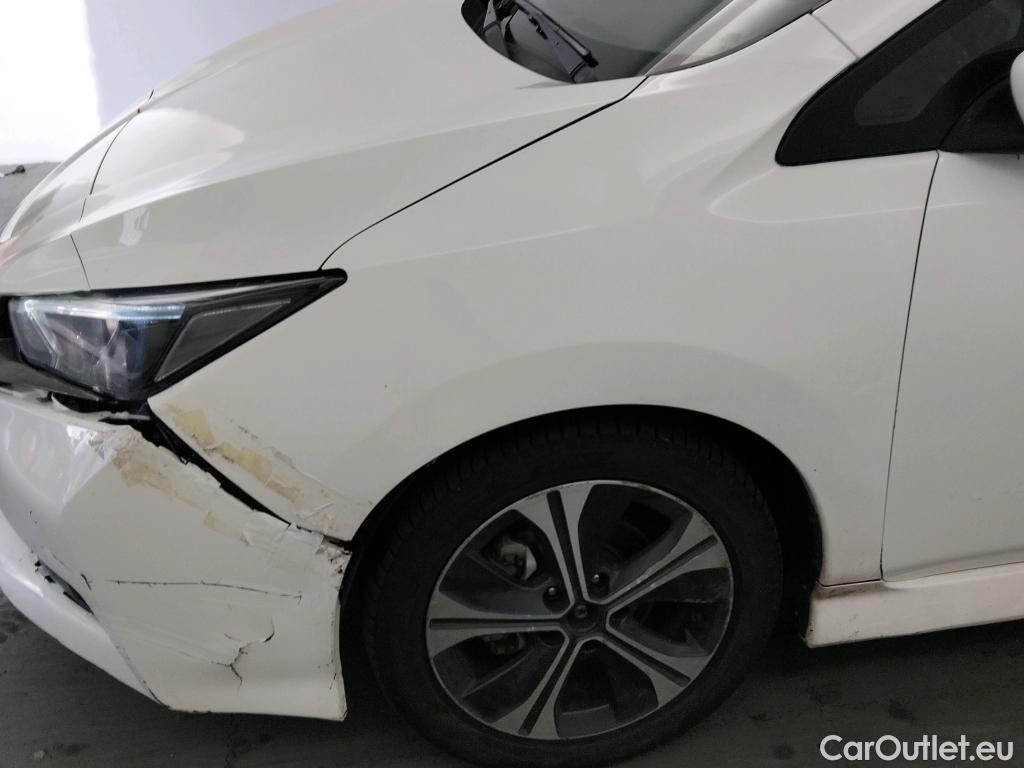  Nissan  Leaf NISSAN  / 2017 / 5P / berlina con portón 40kWh N-Connecta #48