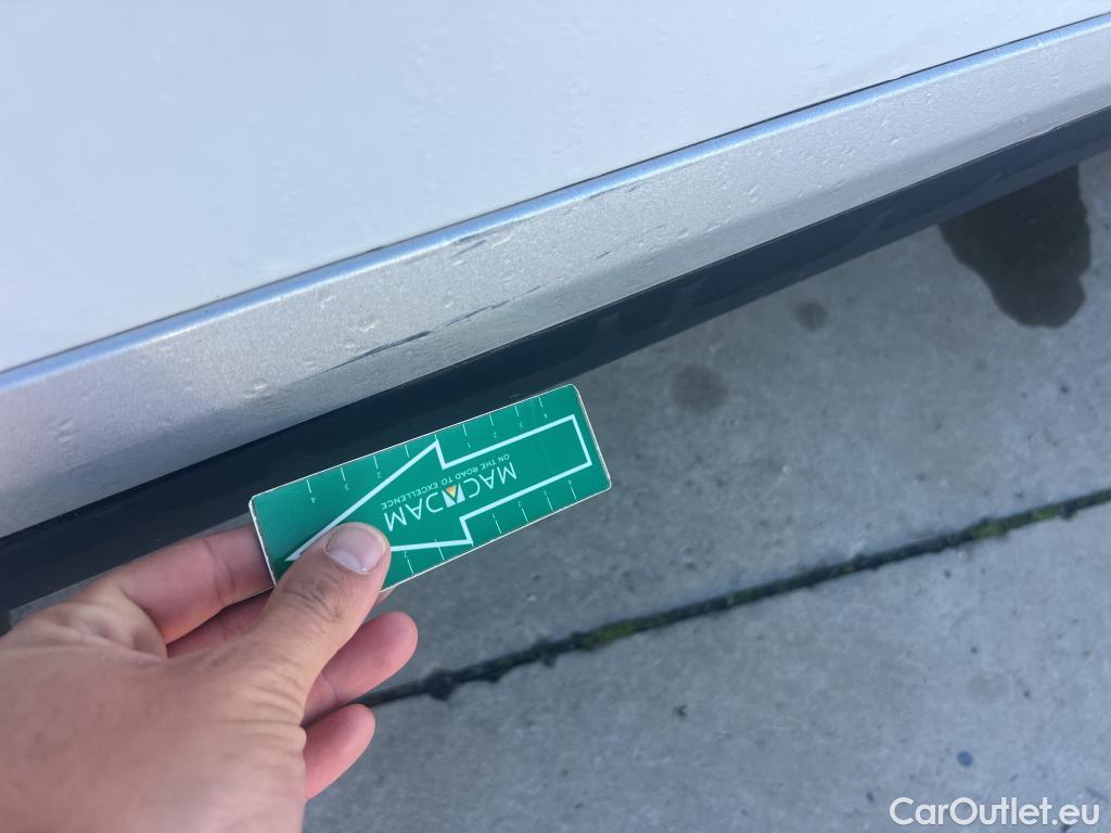  Peugeot  2008 PEUGEOT  / 2019 / 5P / todoterreno Allure Pack Puretech 130 S&S EAT8 (AC) #18