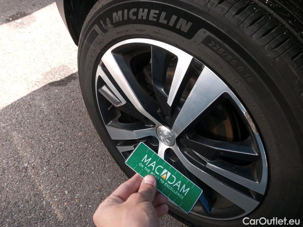  Peugeot  3008 PEUGEOT  / 2016 / 5P / todoterreno 1.5 BlueHDi 96kW (130CV) S&S Allure EAT8 #2