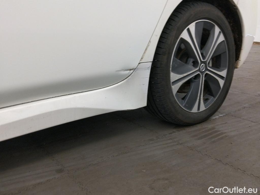  Nissan  Leaf NISSAN  / 2017 / 5P / berlina con portón 40kWh N-Connecta #14