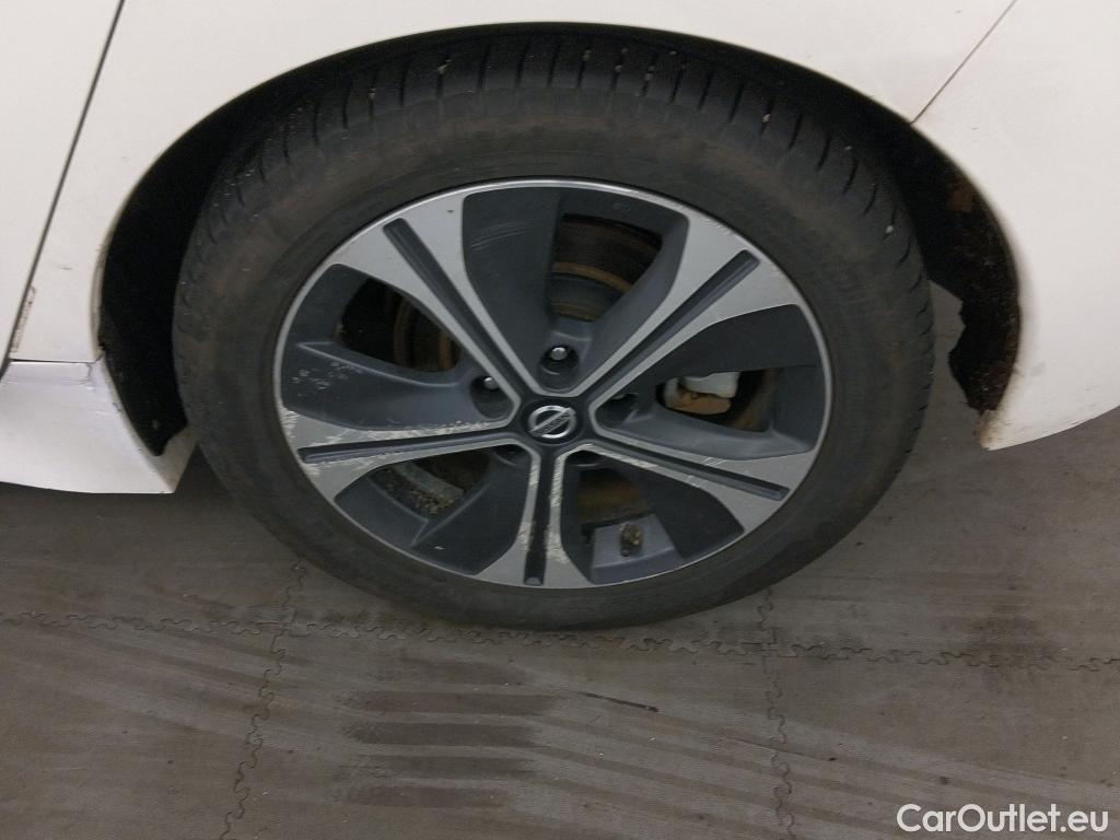  Nissan  Leaf NISSAN  / 2017 / 5P / berlina con portón 40kWh N-Connecta #26