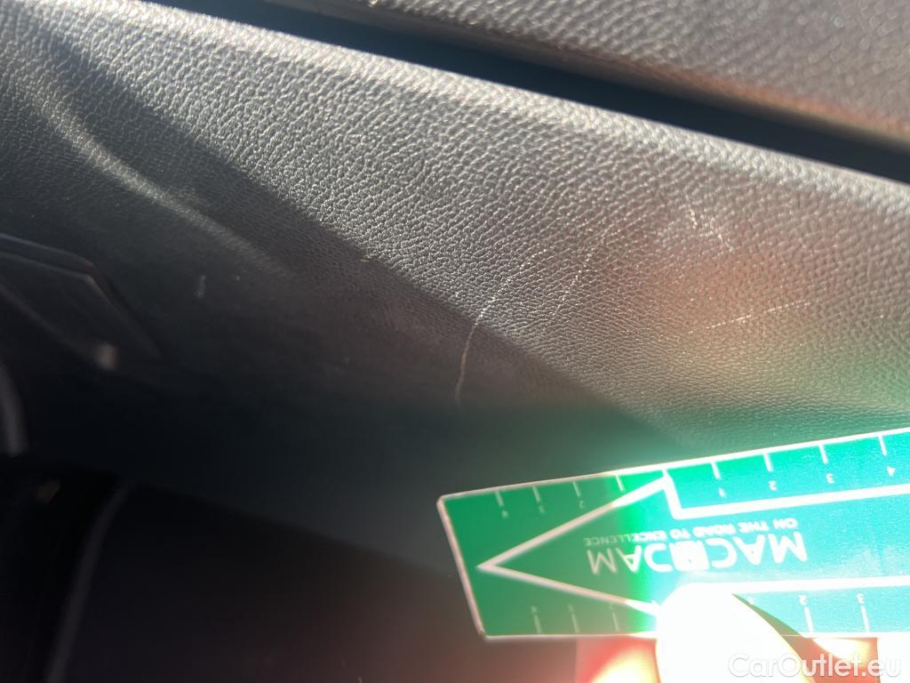  Peugeot  2008 PEUGEOT  / 2019 / 5P / todoterreno Allure Pack Puretech 130 S&S EAT8 (AC) #6