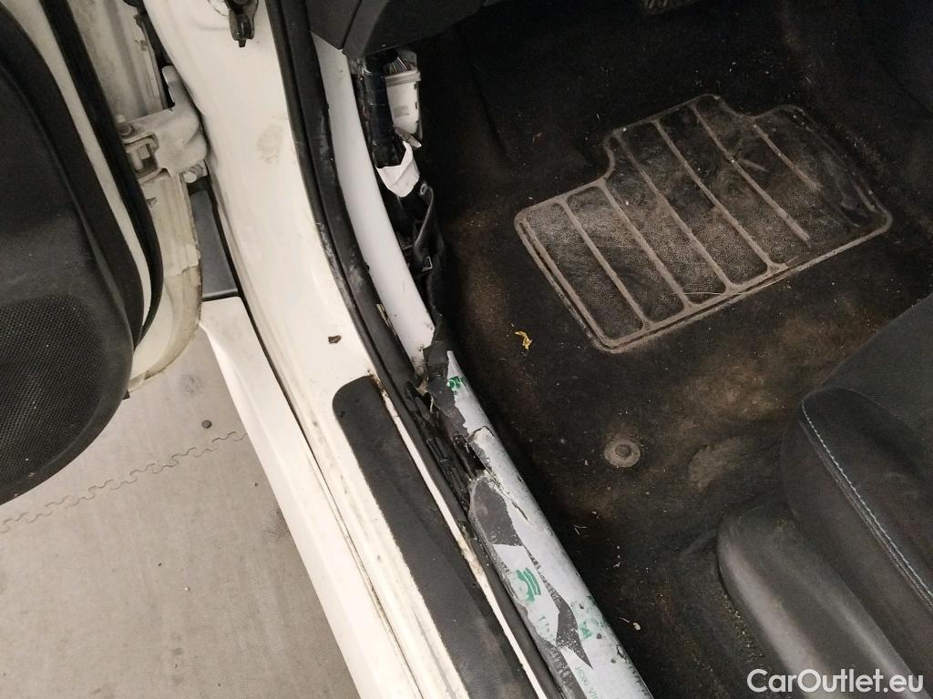  Nissan  Leaf NISSAN  / 2017 / 5P / berlina con portón 40kWh N-Connecta #43