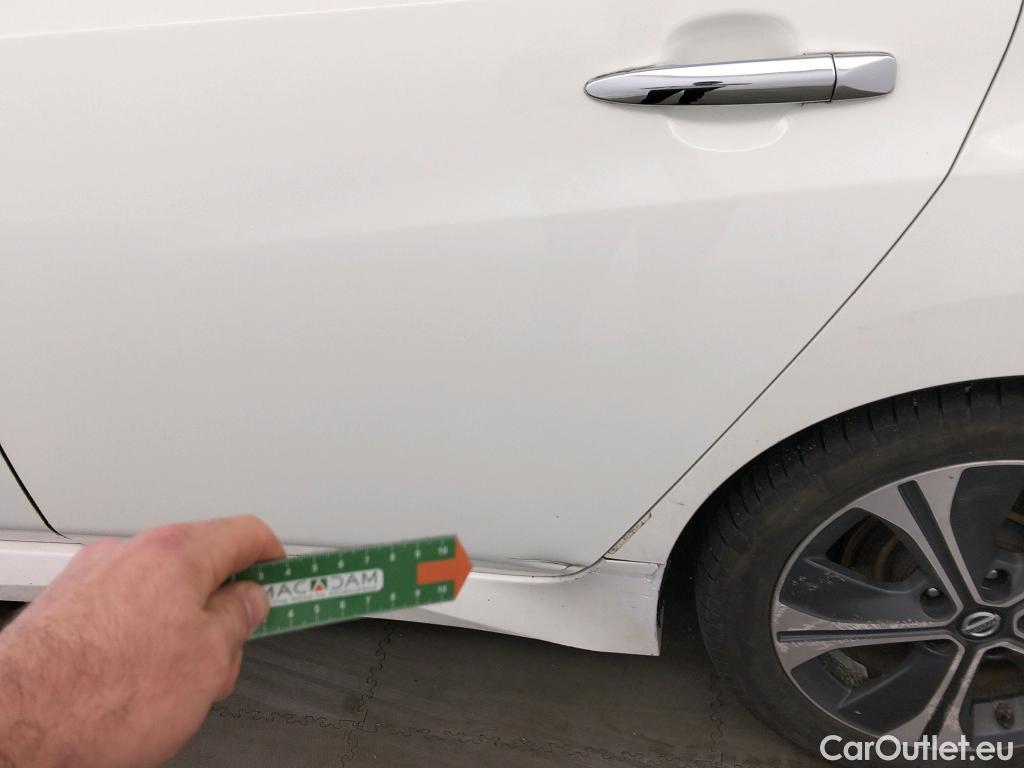  Nissan  Leaf NISSAN  / 2017 / 5P / berlina con portón 40kWh N-Connecta #17