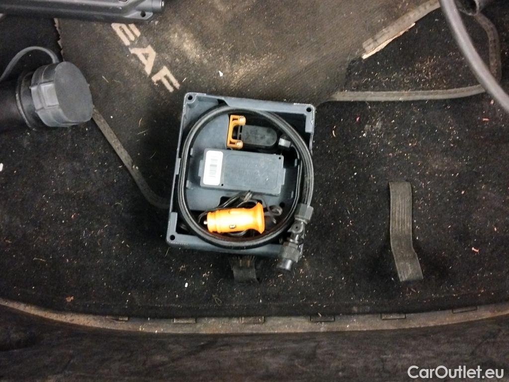  Nissan  Leaf NISSAN  / 2017 / 5P / berlina con portón 40kWh N-Connecta #37