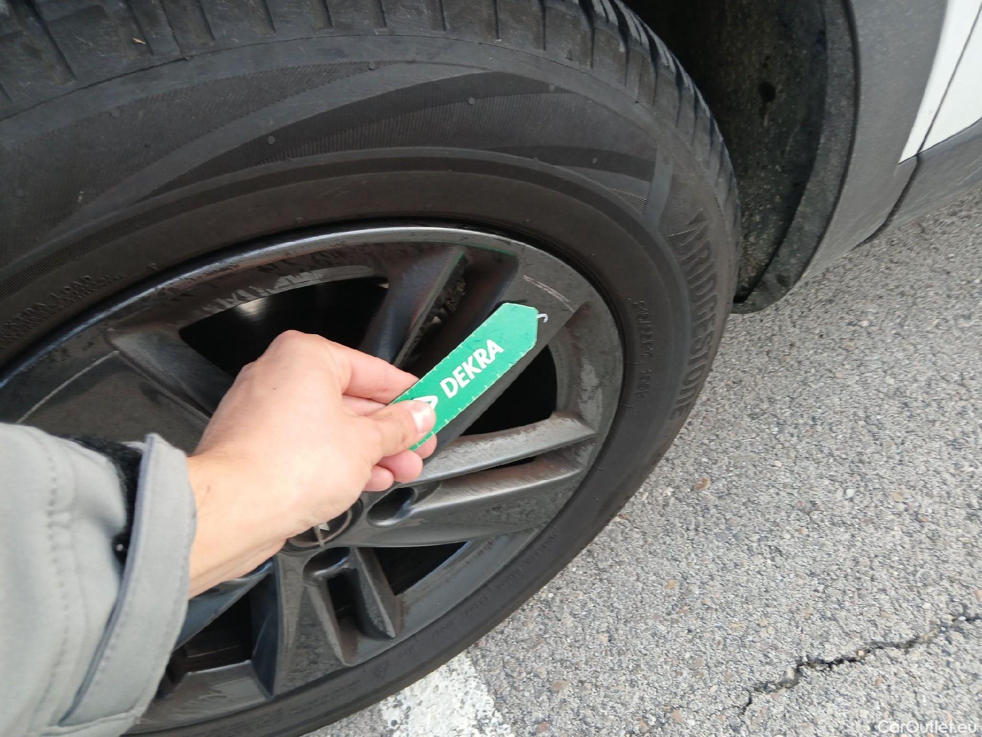  Opel   Grandland X OPEL Grandland / 2021 / 5P / todoterreno 1.5 CDTi Business Edition Auto #12