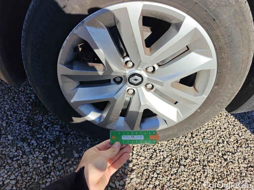  Renault  Captur RENAULT  / 2019 / 5P / todoterreno Intens TCe 90 (AC) #52