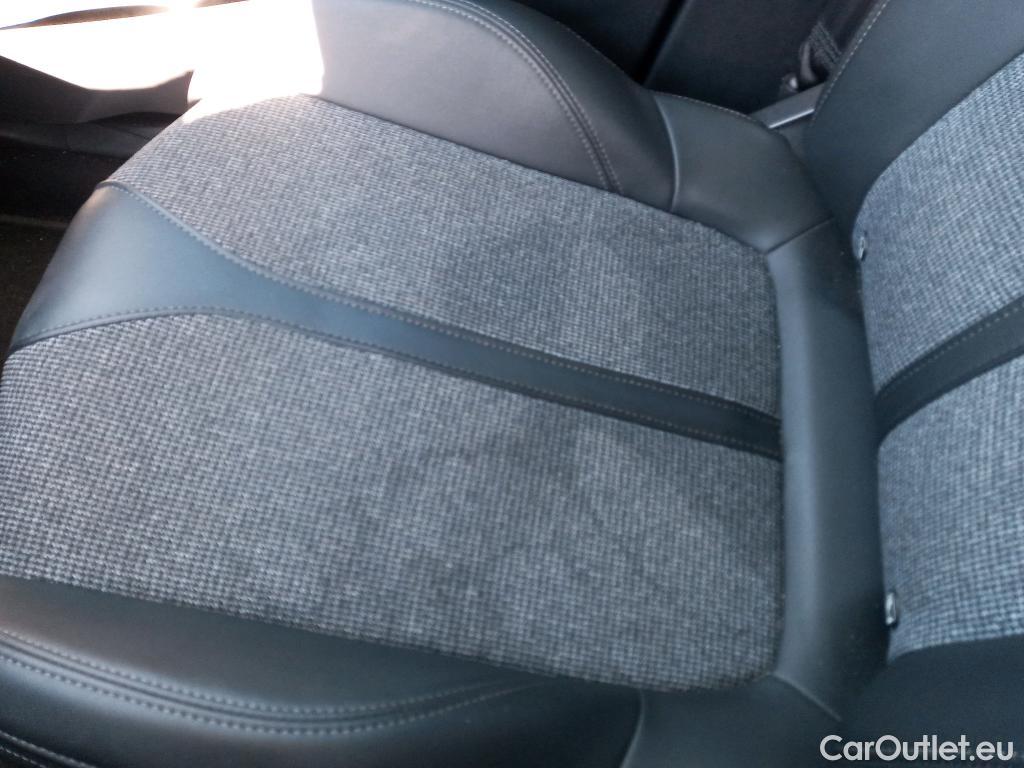  Peugeot  3008 PEUGEOT  / 2016 / 5P / todoterreno 1.5 BlueHDi 96kW (130CV) S&S Allure EAT8 #16