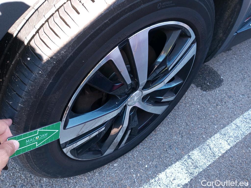  Peugeot  3008 PEUGEOT  / 2016 / 5P / todoterreno 1.5 BlueHDi 96kW (130CV) S&S Allure EAT8 #4