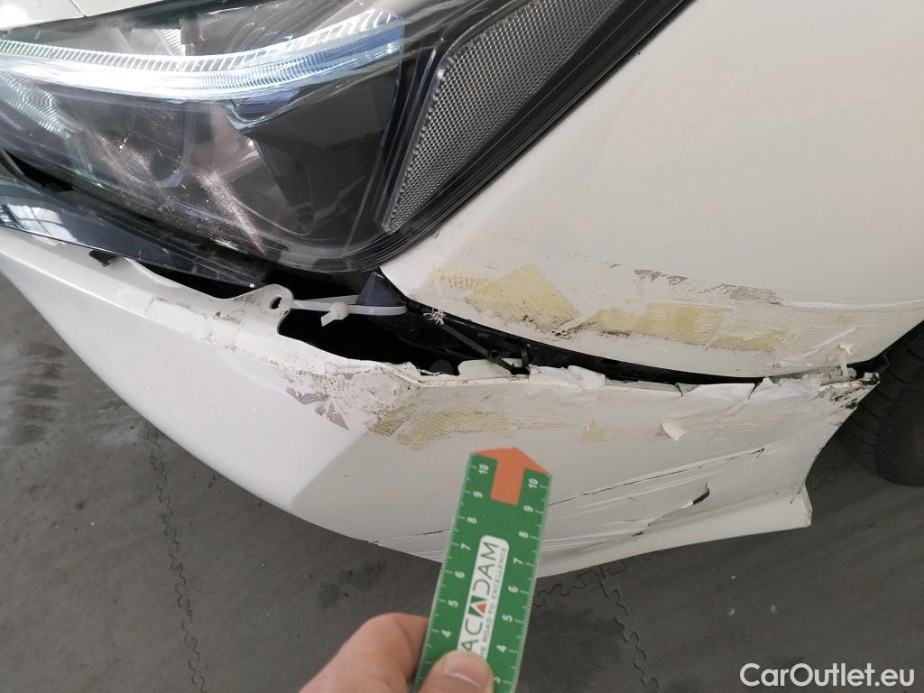  Nissan  Leaf NISSAN  / 2017 / 5P / berlina con portón 40kWh N-Connecta #8