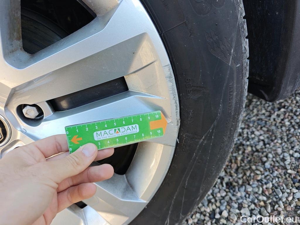  Renault  Captur RENAULT  / 2019 / 5P / todoterreno Intens TCe 90 (AC) #50