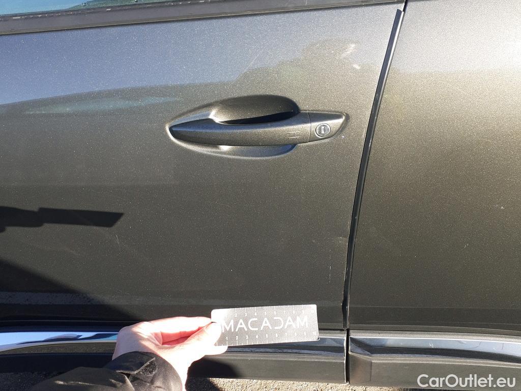  Peugeot  3008 PEUGEOT  Hybrid / 2016 / 5P / todoterreno 225 e-EAT8 Allure #1