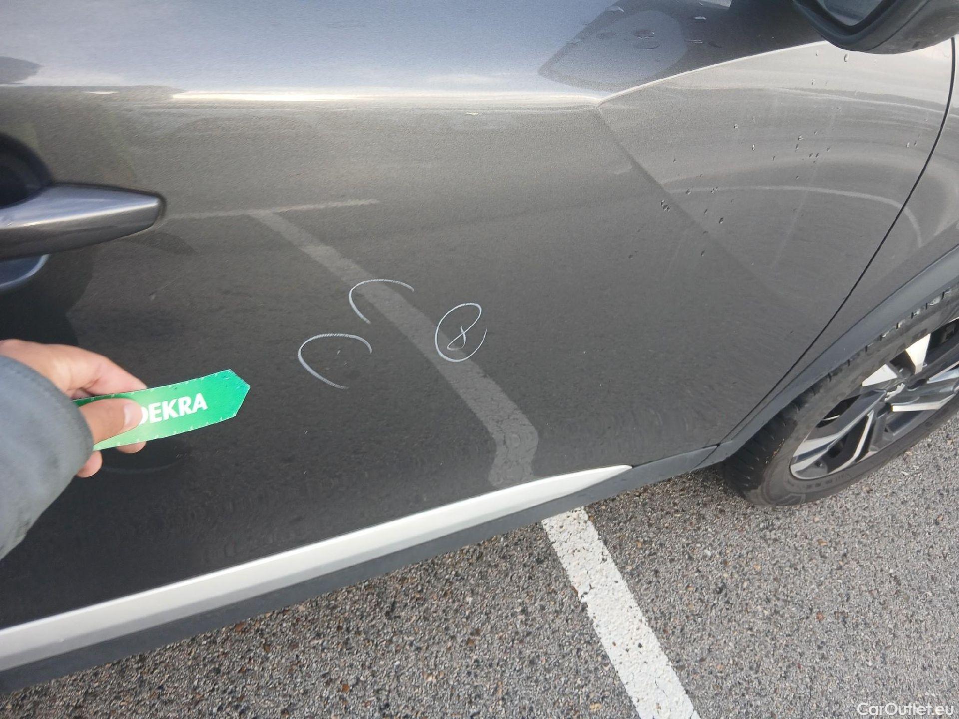  Peugeot  2008 PEUGEOT  / 2019 / 5P / todoterreno Allure Pack BlueHDI 81kW (110CV) (AC) #22