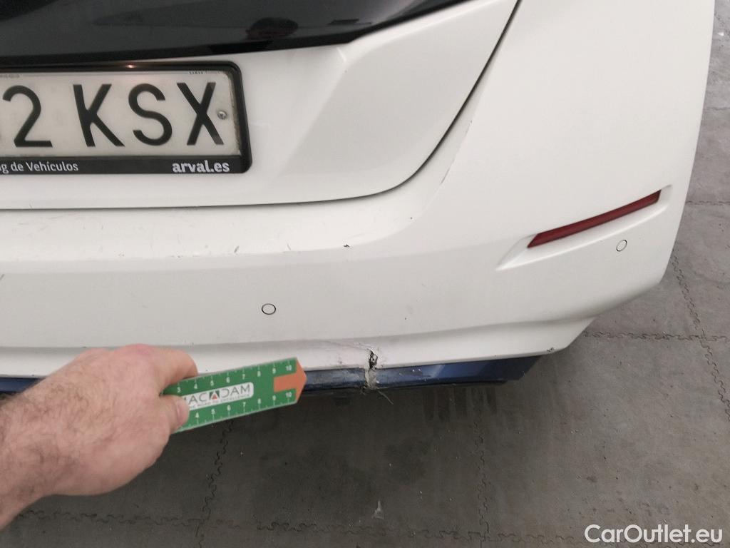  Nissan  Leaf NISSAN  / 2017 / 5P / berlina con portón 40kWh N-Connecta #51