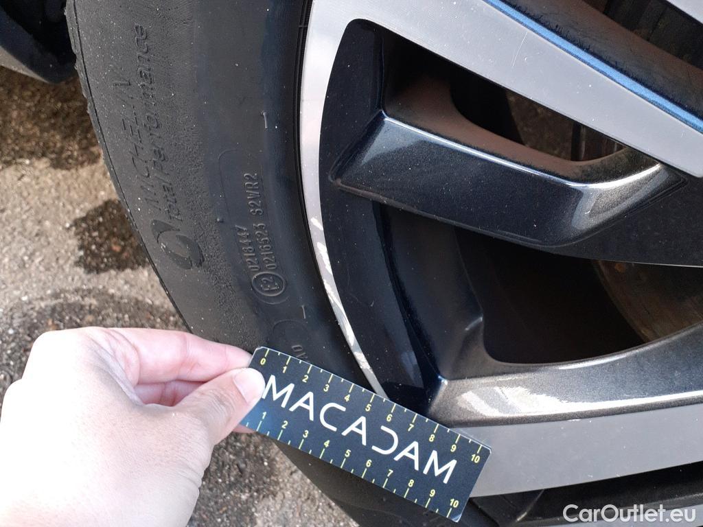  Peugeot  3008 PEUGEOT  Hybrid / 2016 / 5P / todoterreno 225 e-EAT8 Allure #8