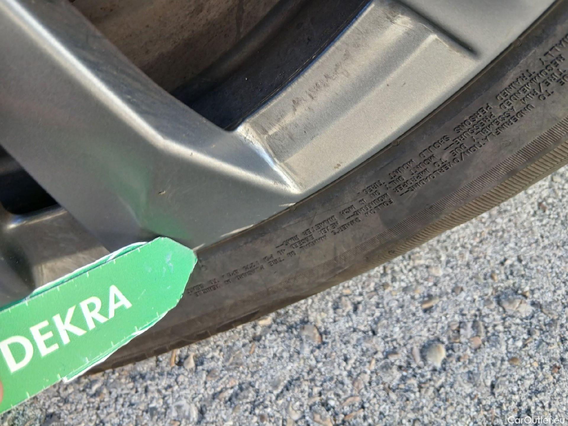  Peugeot  2008 PEUGEOT  / 2019 / 5P / todoterreno Active Pack BlueHDI 81kW (110CV) #6