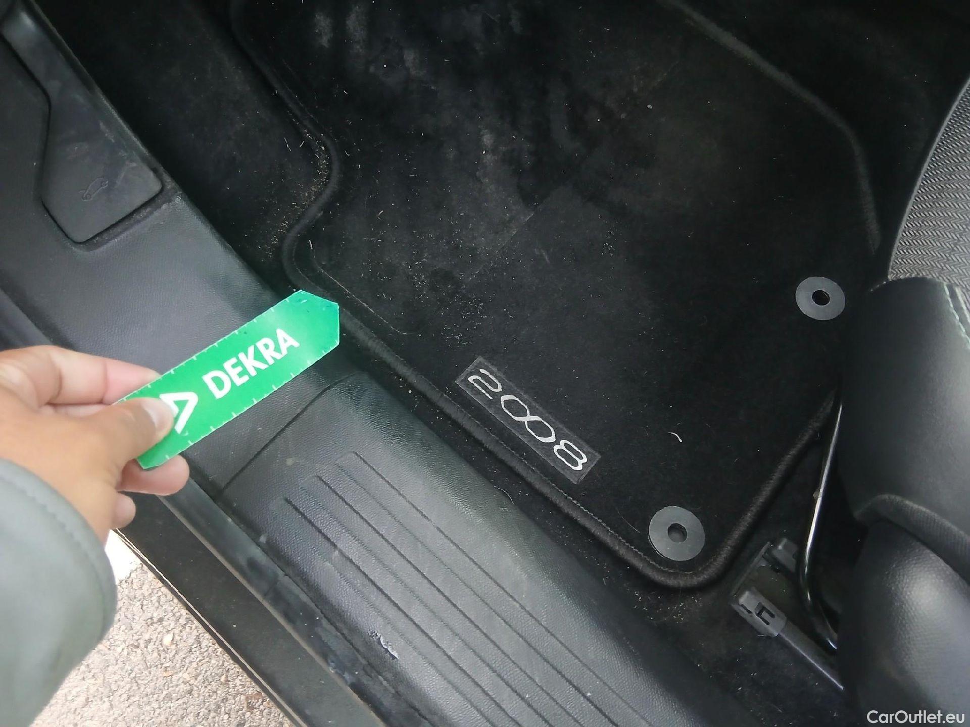  Peugeot  2008 PEUGEOT  / 2019 / 5P / todoterreno Allure Pack BlueHDI 81kW (110CV) (AC) #1