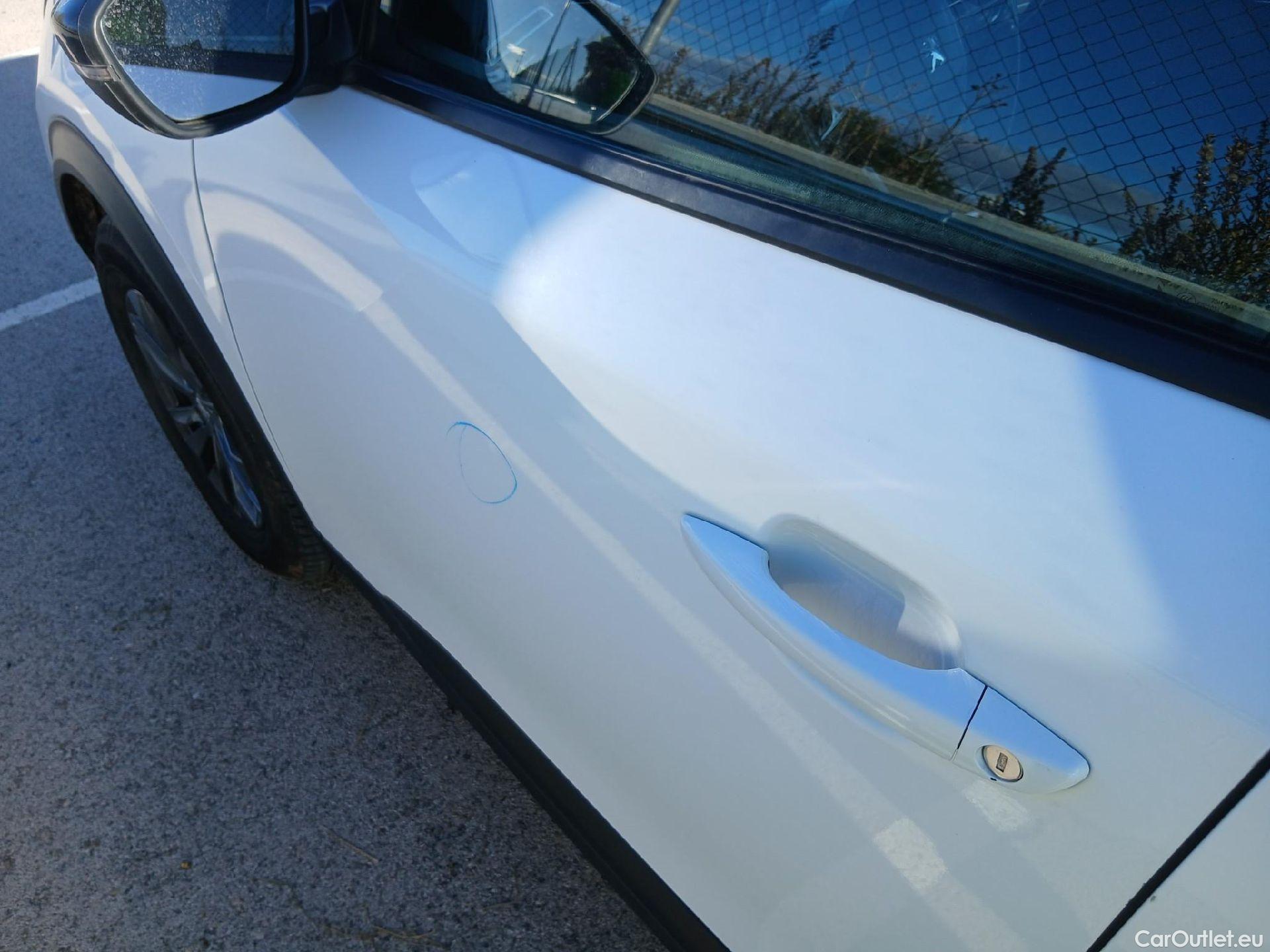  Peugeot  2008 PEUGEOT  / 2019 / 5P / todoterreno Active Pack BlueHDI 81kW (110CV) #14