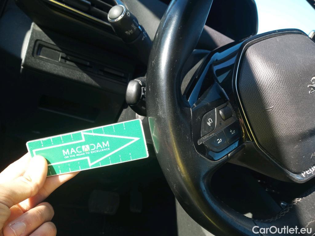  Peugeot  3008 PEUGEOT  / 2016 / 5P / todoterreno 1.5 BlueHDi 96kW (130CV) S&S Allure EAT8 #24