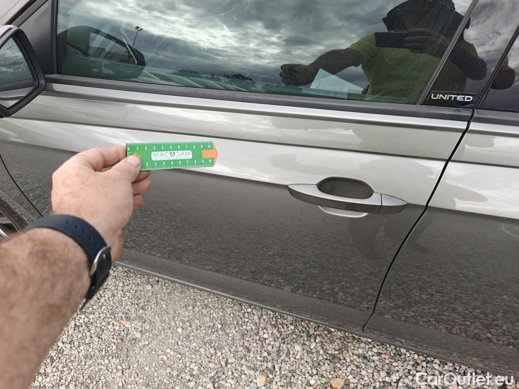  Volkswagen  Polo VOLKSWAGEN  / 2017 / 5P / berlina con portón United 1.0 TSI 70kW (95CV) DSG(SP) #8