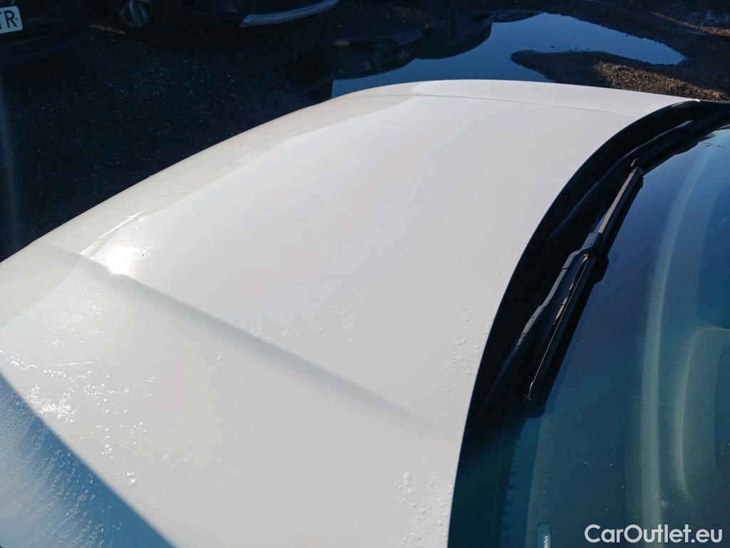  Volkswagen  Golf  VOLKSWAGEN / 2020 / 5P / berlina con portón Life 1.0 eTSI 81kW (110CV) DSG #4