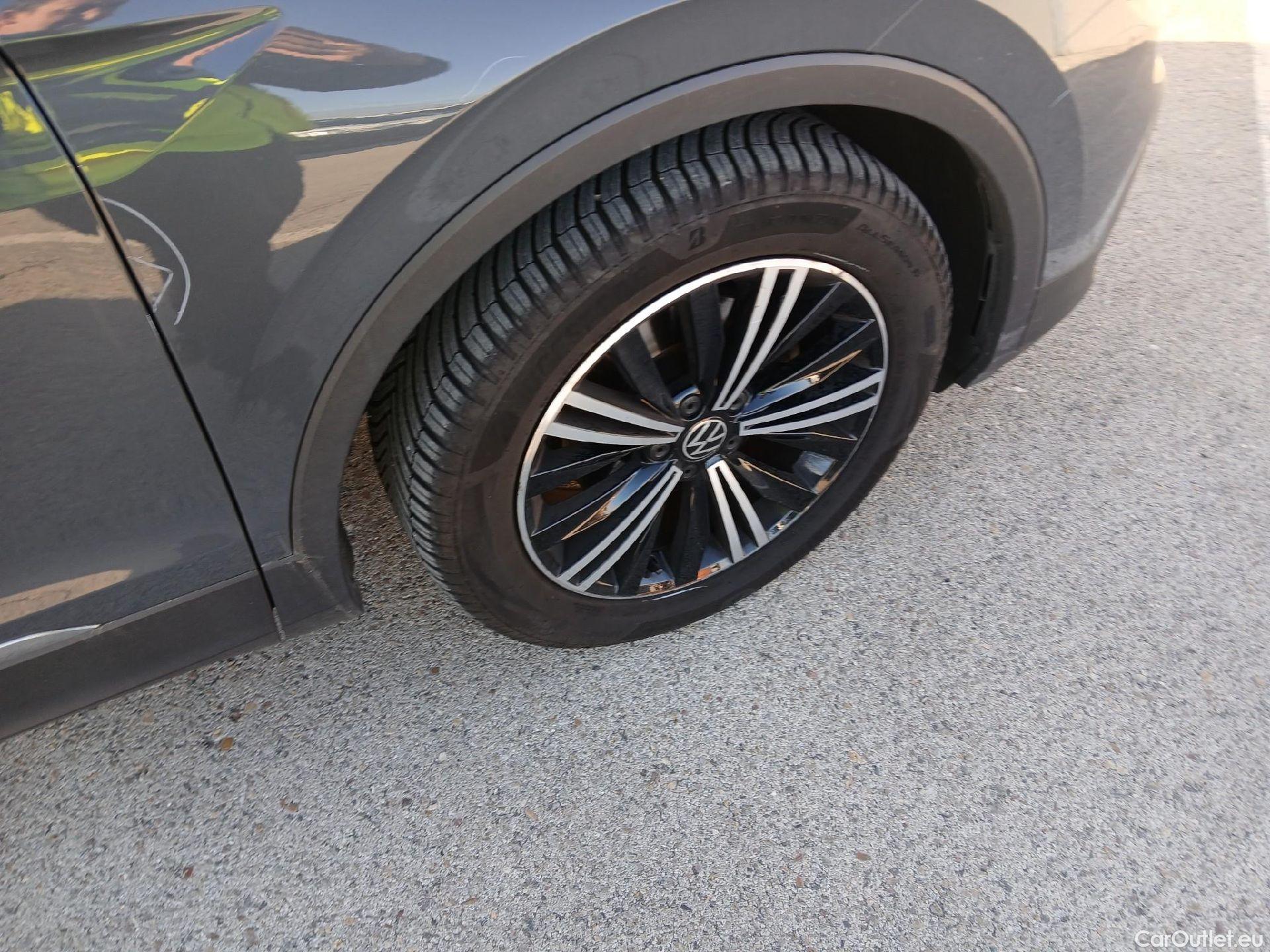  Volkswagen  Tiguan VOLKSWAGEN  / 2020 / 5P / todoterreno Life 2.0 TDI 110kW (150CV) DSG #38