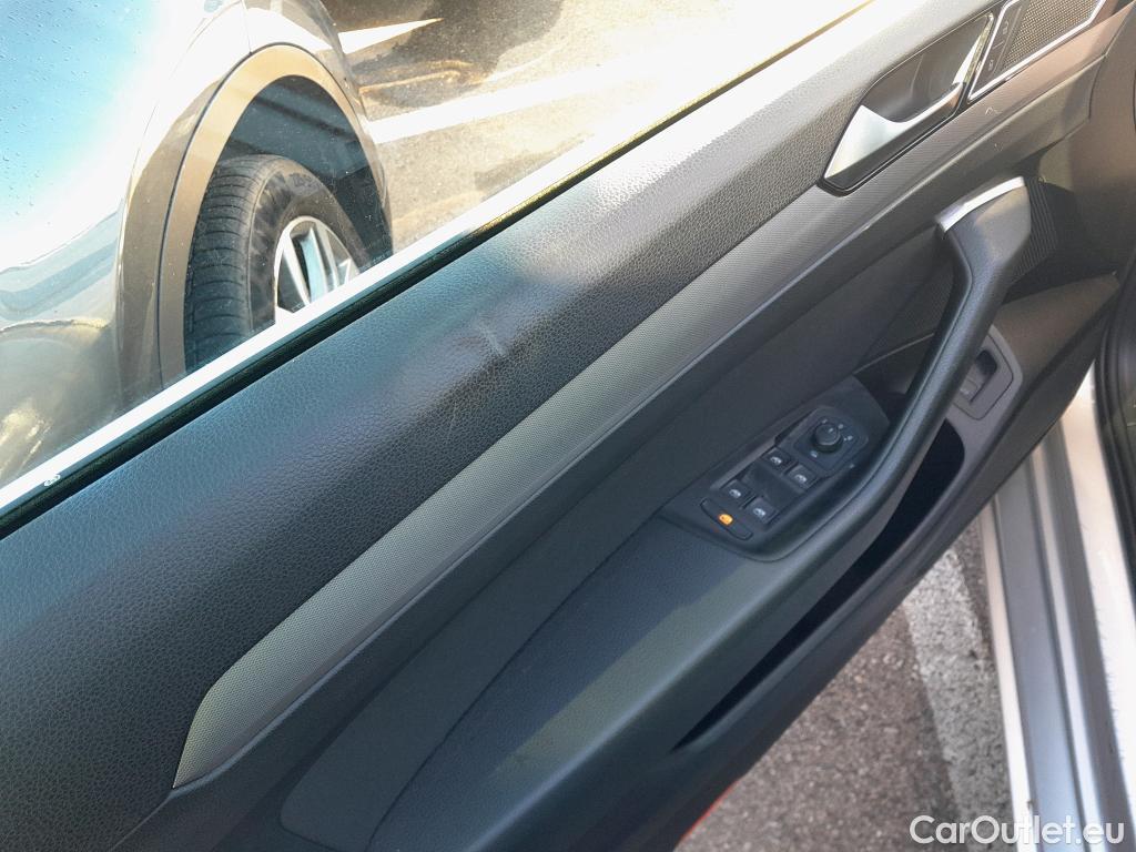  Volkswagen  Passat VOLKSWAGEN  / 2014 / 5P / familiar Advance 2.0 TDI 110kW(150CV) DSG Variant #15