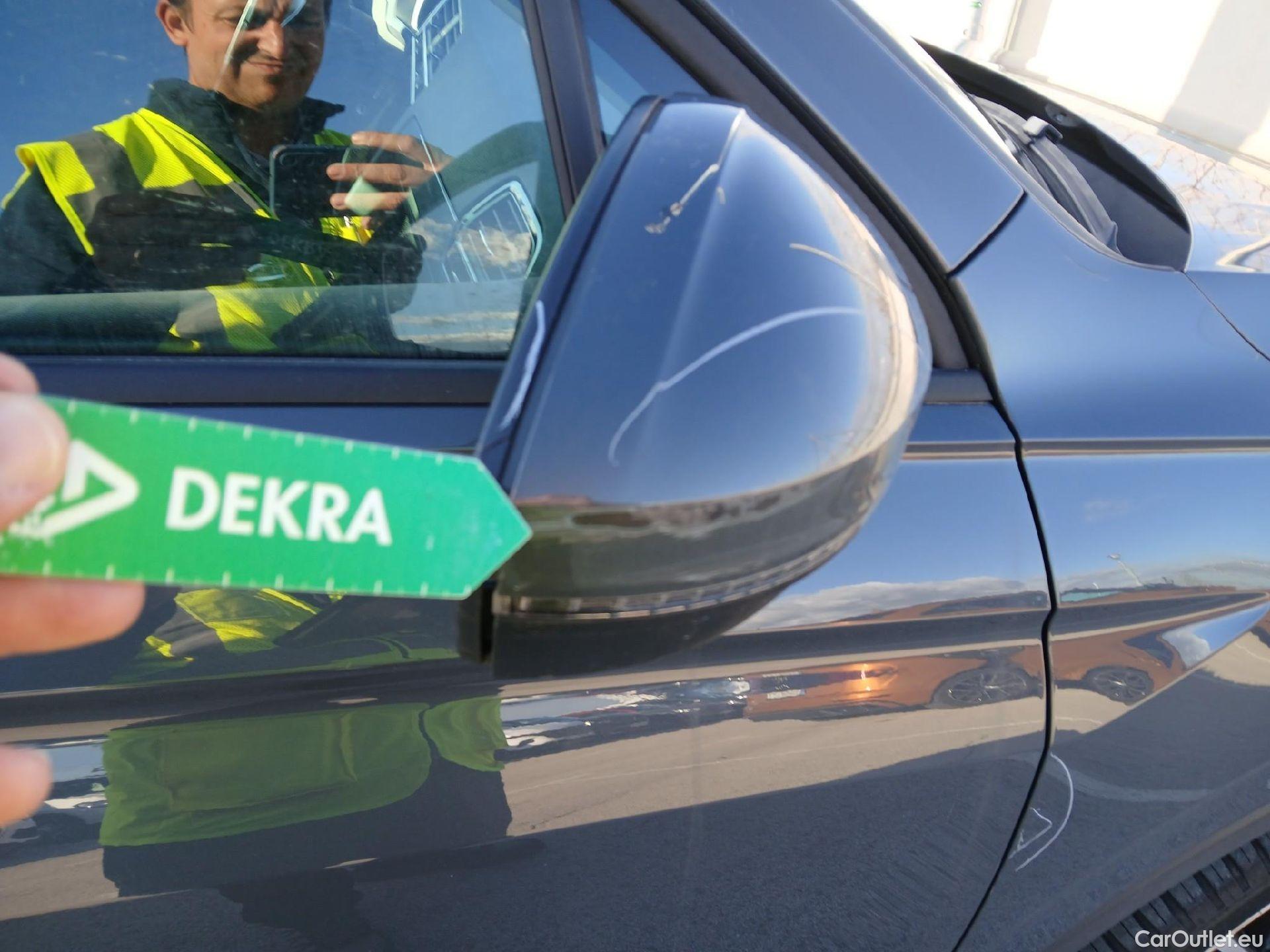  Volkswagen  Tiguan VOLKSWAGEN  / 2020 / 5P / todoterreno Life 2.0 TDI 110kW (150CV) DSG #31