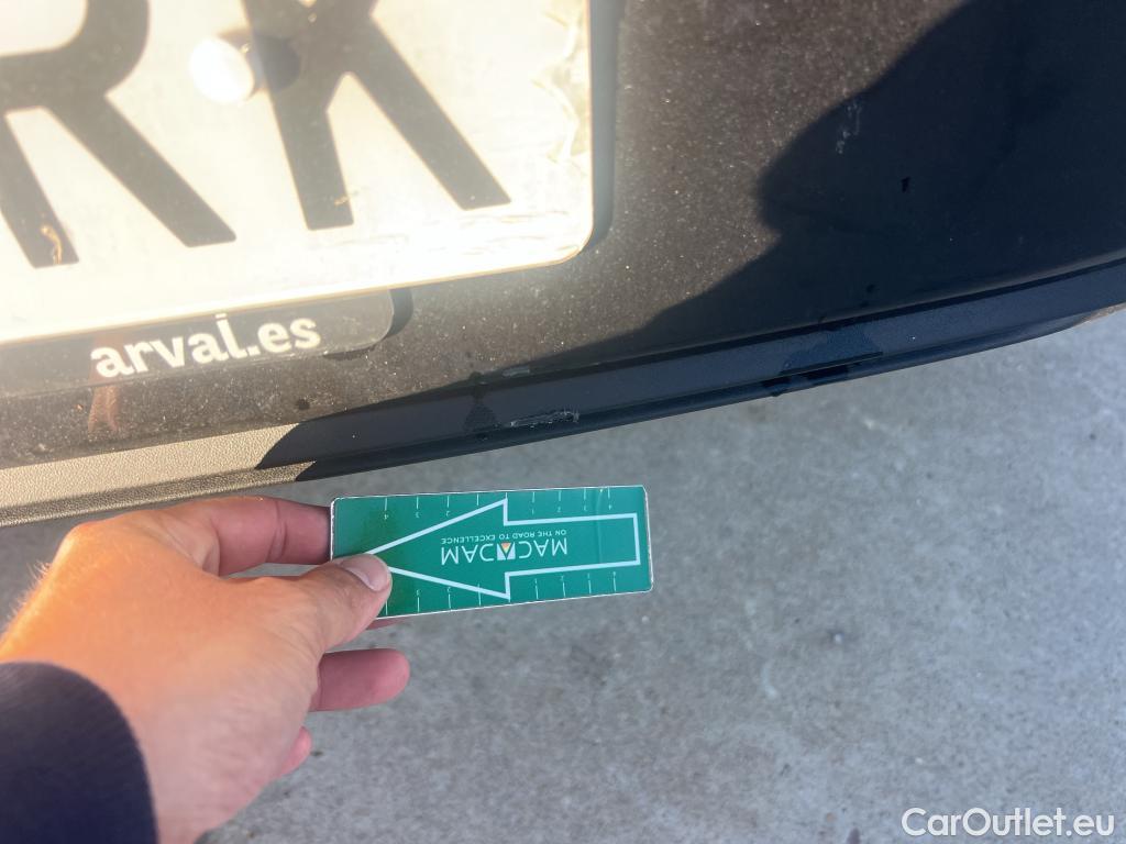  Volkswagen  Golf  VOLKSWAGEN / 2020 / 5P / berlina con portón Life 2.0 TDI 85kW (115CV) #4