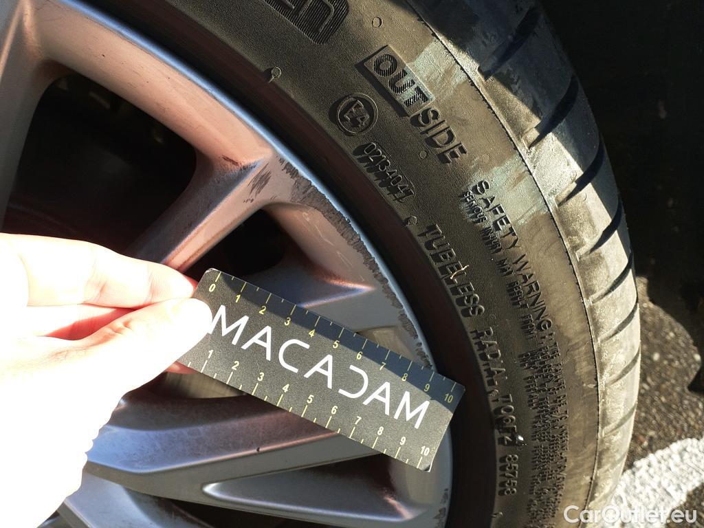  Land Rover  Discovery SEAT Nuevo León / 2020 / 5P / berlina con portón 1.4 e-Hybrid DSG-6 S&S Xcellence Go L (AC) #11