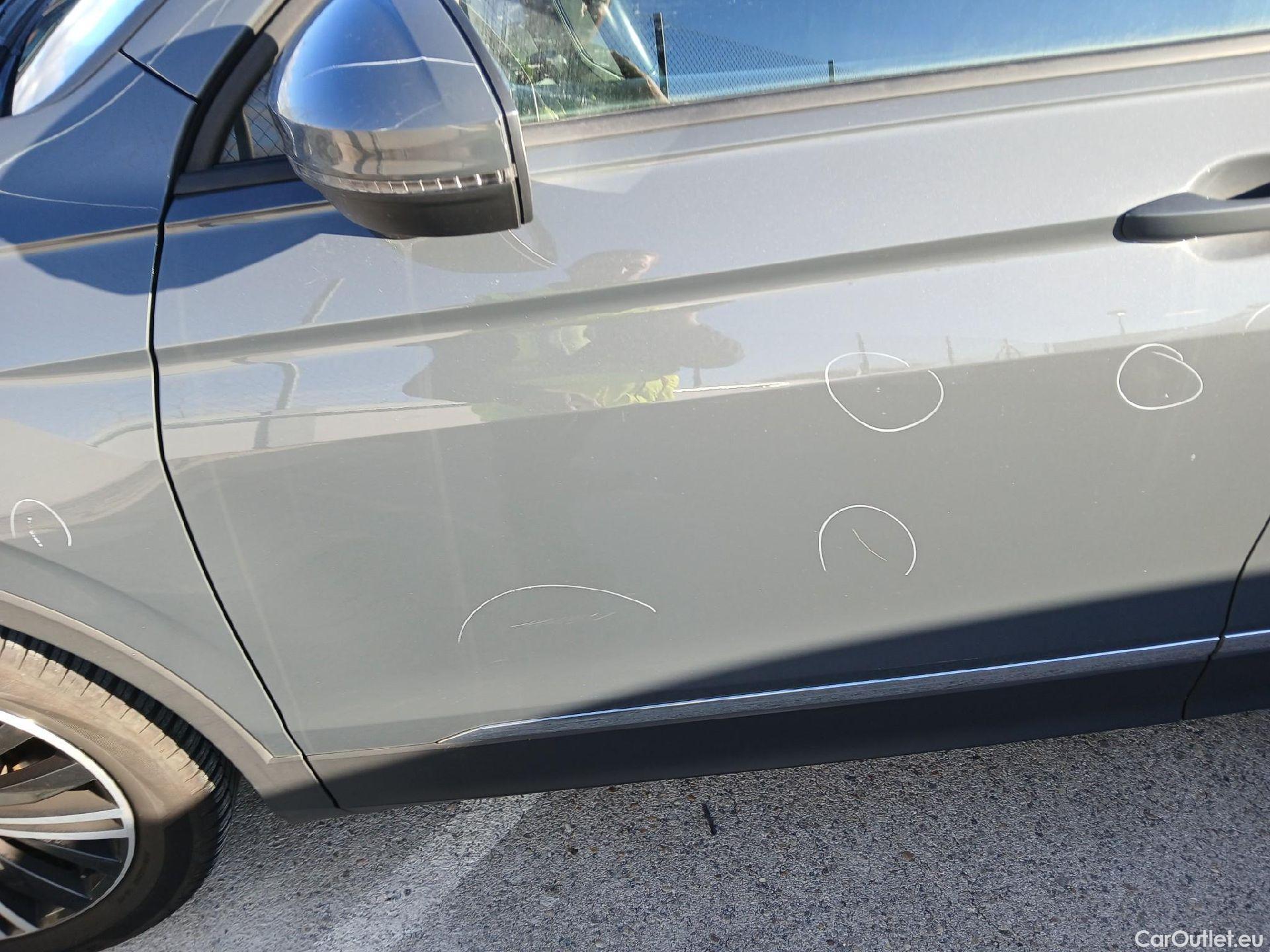  Volkswagen  Tiguan VOLKSWAGEN  / 2020 / 5P / todoterreno Life 2.0 TDI 110kW (150CV) DSG #16