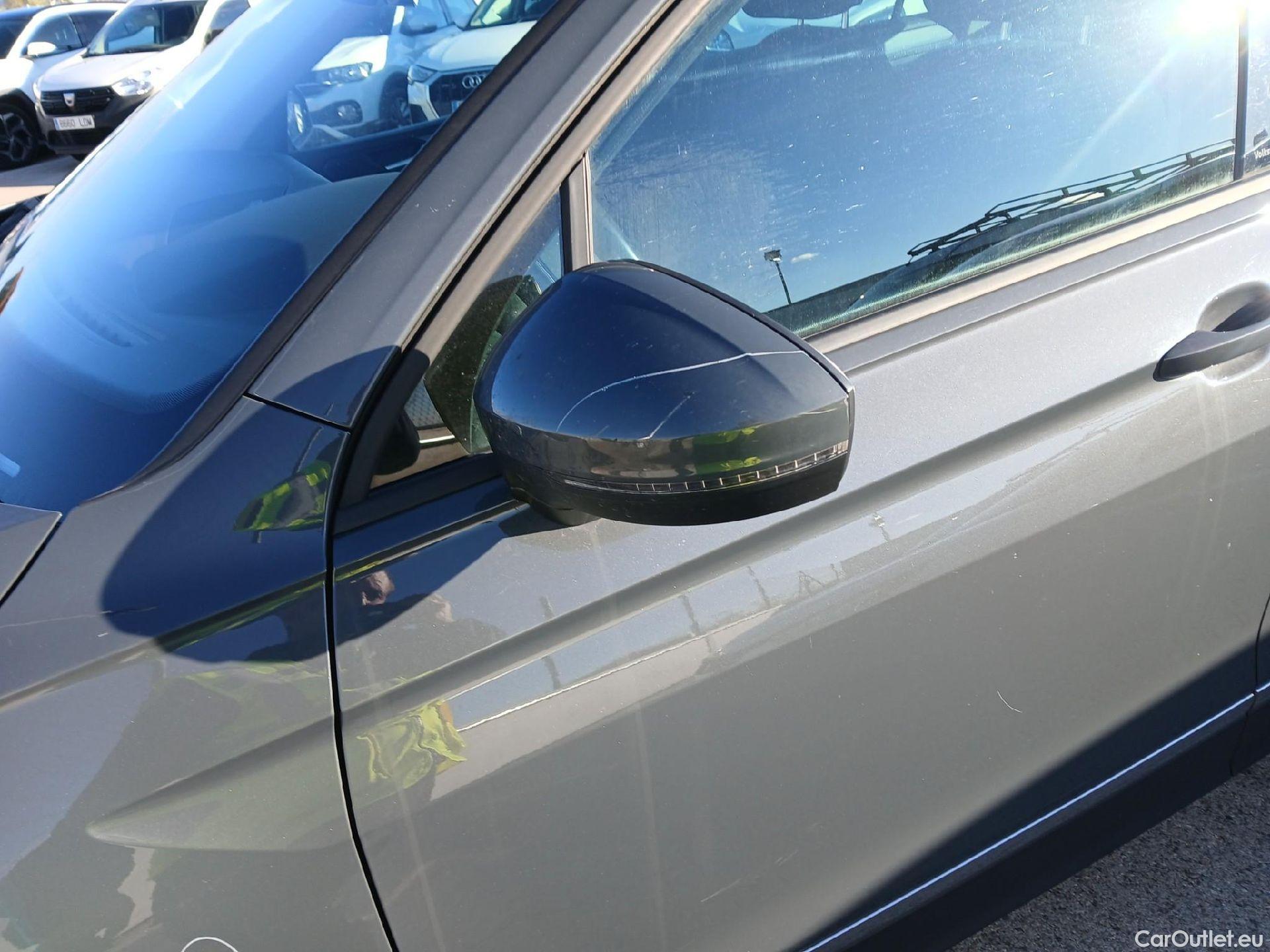  Volkswagen  Tiguan VOLKSWAGEN  / 2020 / 5P / todoterreno Life 2.0 TDI 110kW (150CV) DSG #13