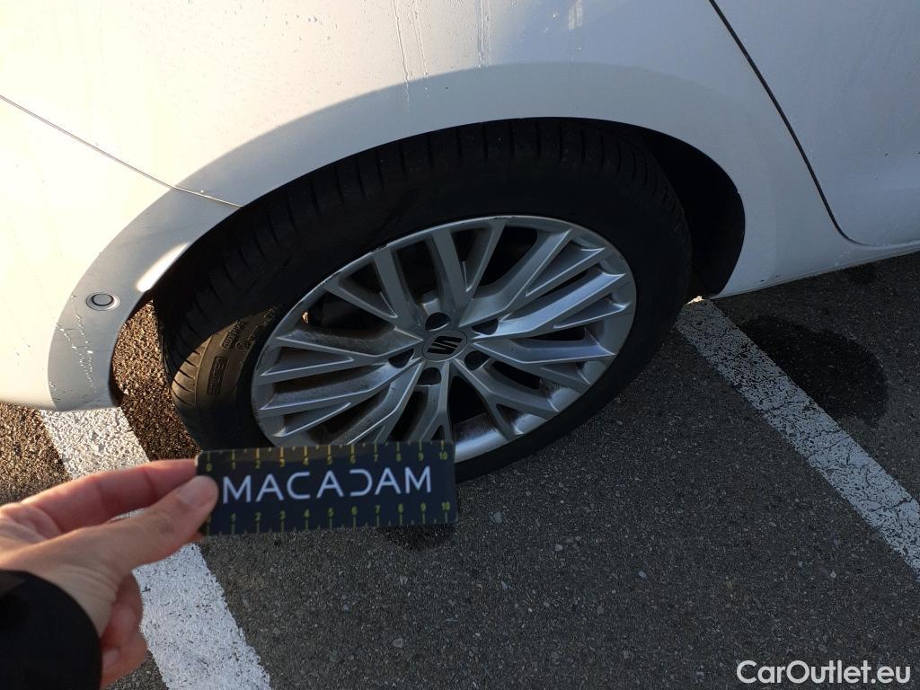  Land Rover  Discovery SEAT Nuevo León / 2020 / 5P / berlina con portón 1.4 e-Hybrid DSG-6 S&S Xcellence Go L (AC) #12