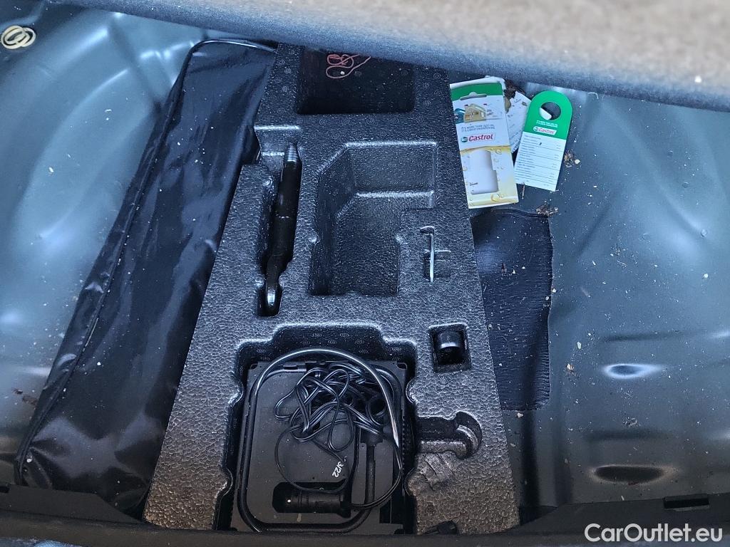  Land Rover  Discovery SEAT Nuevo León / 2020 / 5P / berlina con portón 2.0 TDI 85kW S&S Style Go(SP) #6